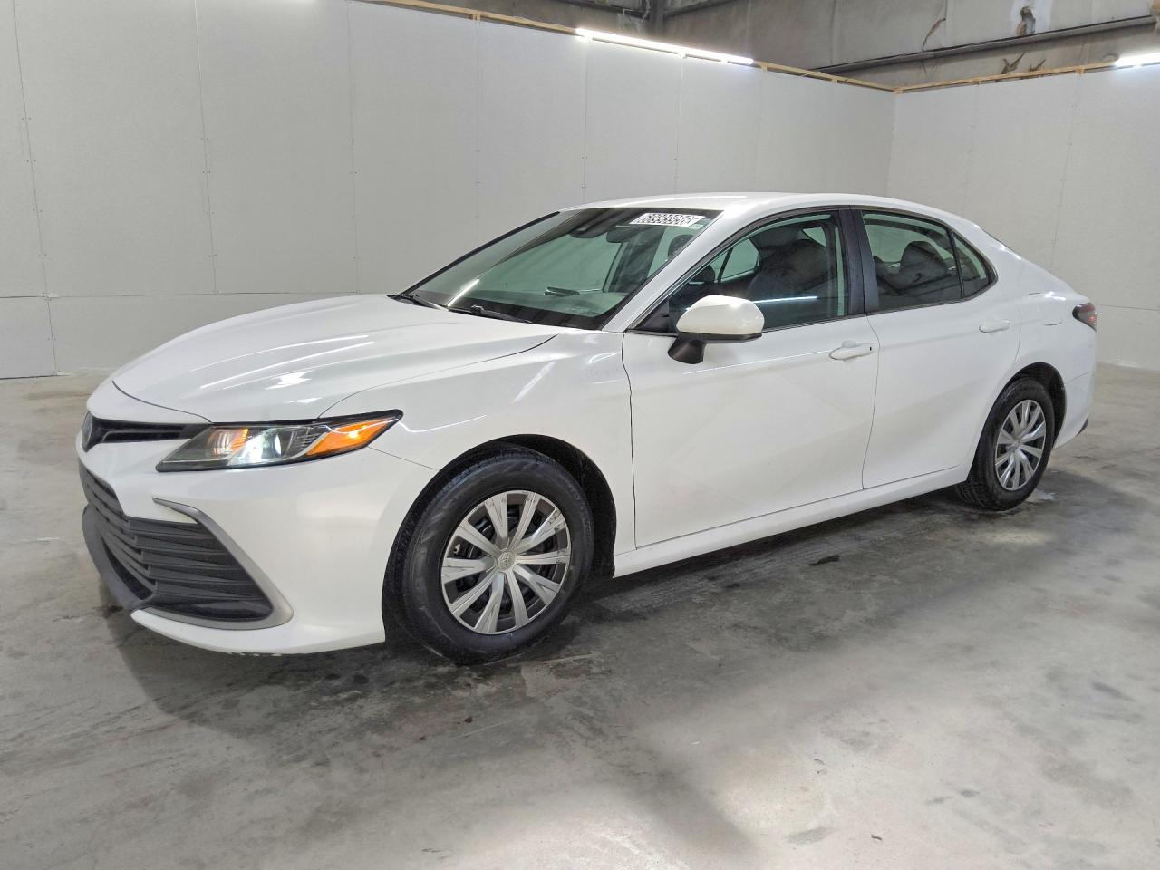 2023 TOYOTA CAMRY LE — Front 3/4