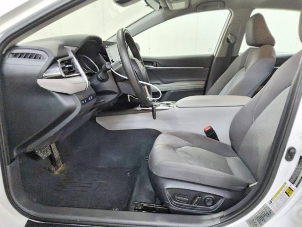 2023 TOYOTA CAMRY LE — DENT