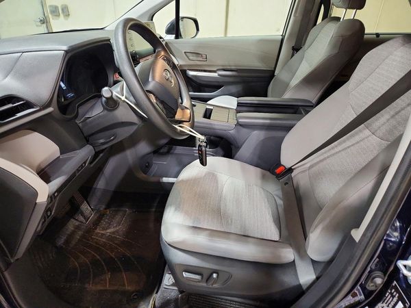 2024 TOYOTA SIENNA LE