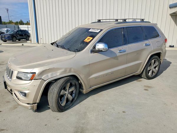 2014 JEEP CHEROKEE Overland — Front 3/4