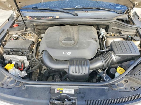 2014 JEEP CHEROKEE Overland — Engine bay