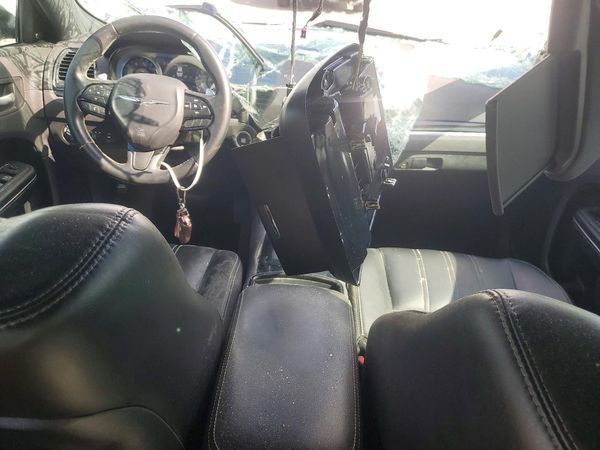 2018 CHRYSLER 300 300S — CKPT