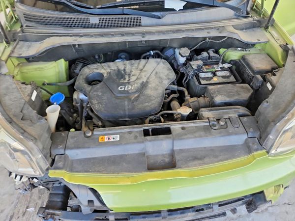 2016 KIA SOUL — Engine bay