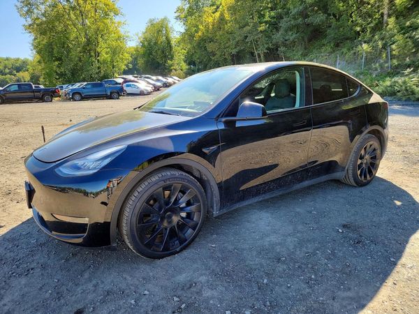 2023 TESLA MODEL Y — DSFA — Front 3/4