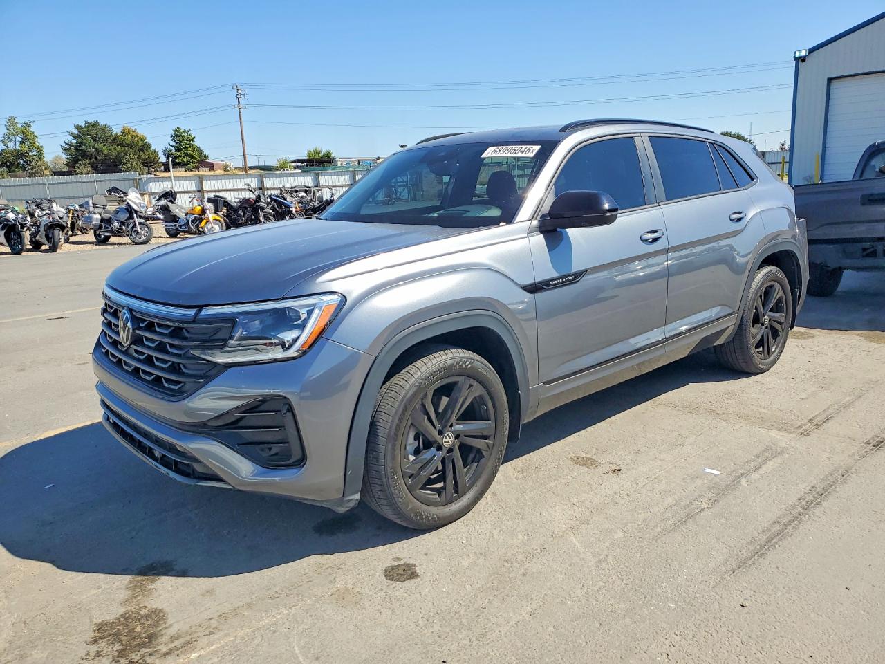 2025 VOLKSWAGEN ATLAS CROSS SPORT 4Motion SEL R-Line — Front 3/4