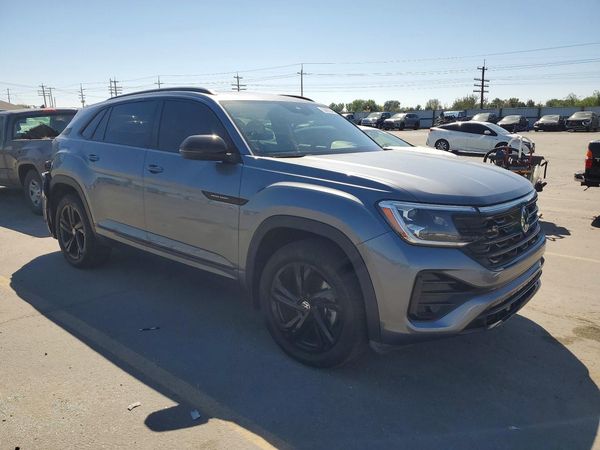 2025 VOLKSWAGEN ATLAS CROSS SPORT 4Motion SEL R-Line — Passenger 3/4