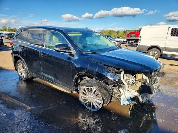 2018 TOYOTA HIGHLANDER SE/XLE — Passenger 3/4