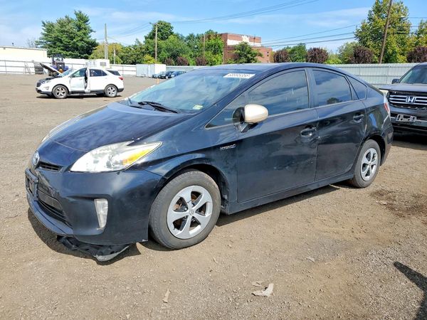 2014 TOYOTA PRIUS — DSFA — Front 3/4