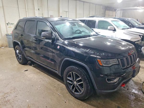 2017 JEEP GRAND CHEROKEE — Passenger 3/4