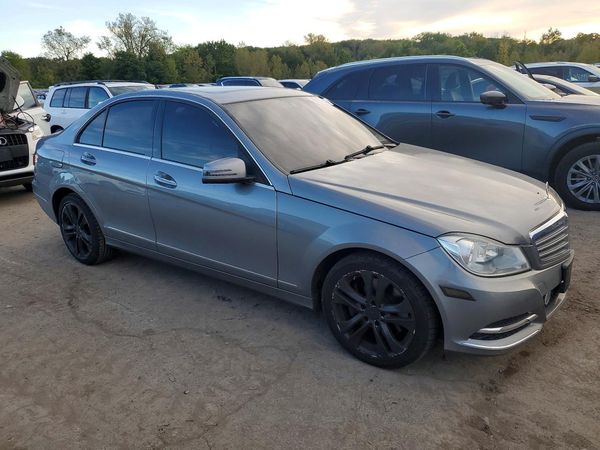 2013 MERCEDES-BENZ C C300 — Passenger 3/4