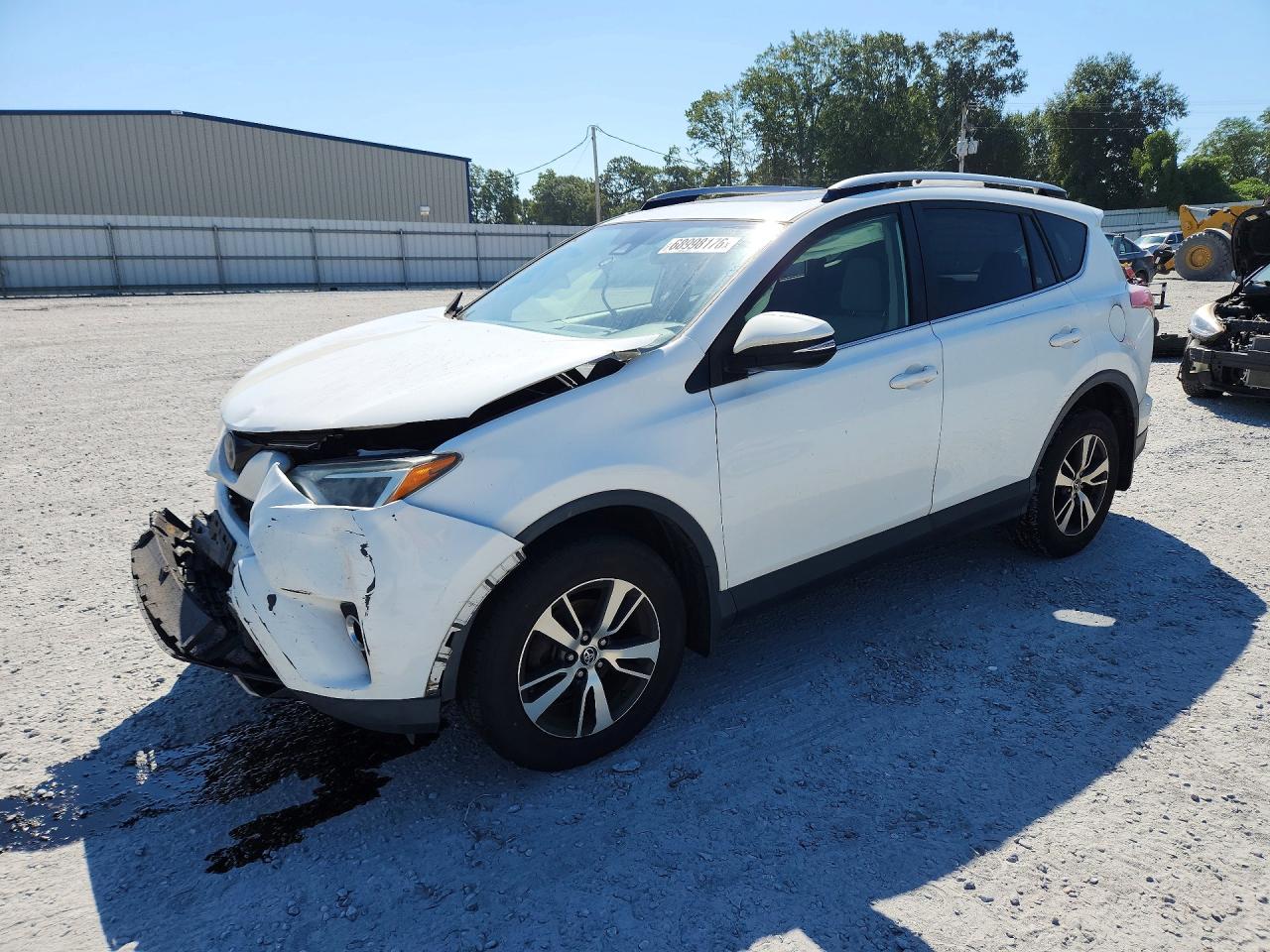 2017 TOYOTA RAV4 — Front 3/4