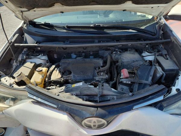 2017 TOYOTA RAV4 — Engine bay