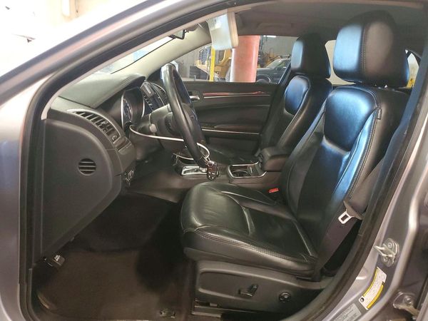 2017 CHRYSLER 300 Limited