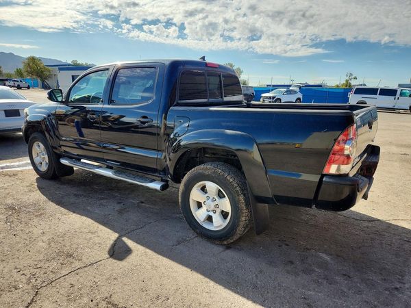 2015 TOYOTA TACOMA Delux Grade