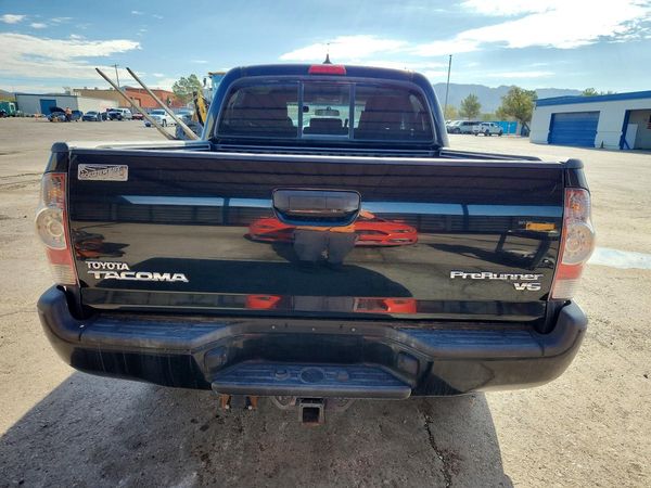 2015 TOYOTA TACOMA Delux Grade