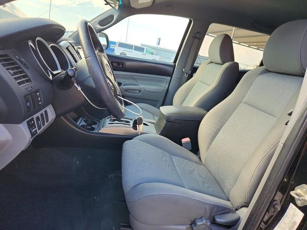 2015 TOYOTA TACOMA Delux Grade