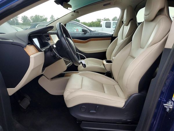 2019 TESLA MODEL X — DENT