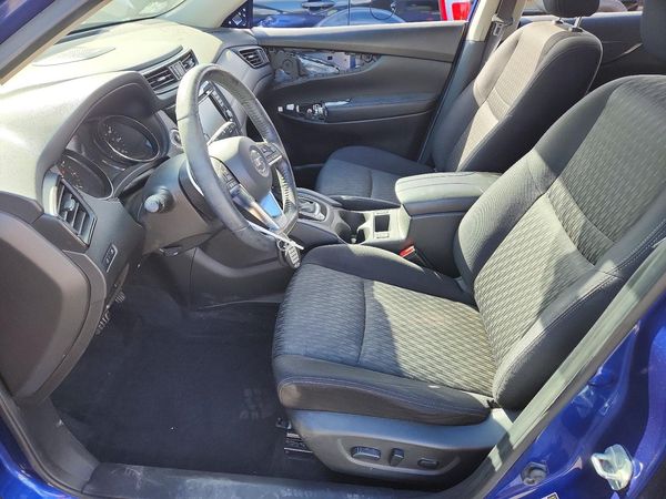 2019 NISSAN ROGUE — DENT