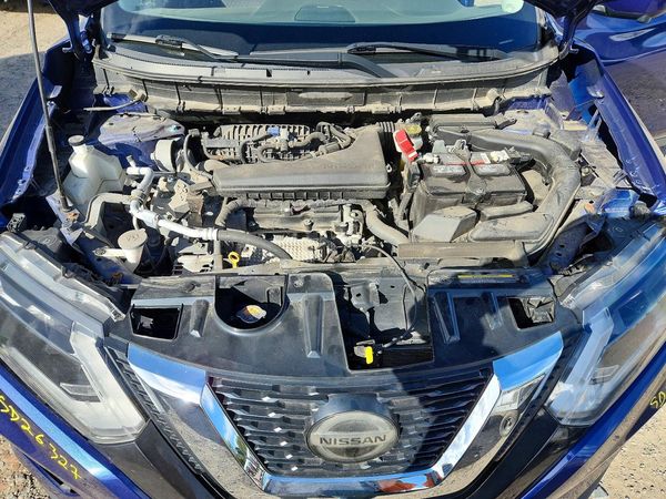 2019 NISSAN ROGUE — Engine bay