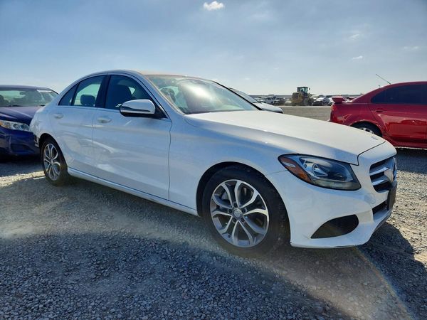 2017 MERCEDES-BENZ C — Passenger 3/4