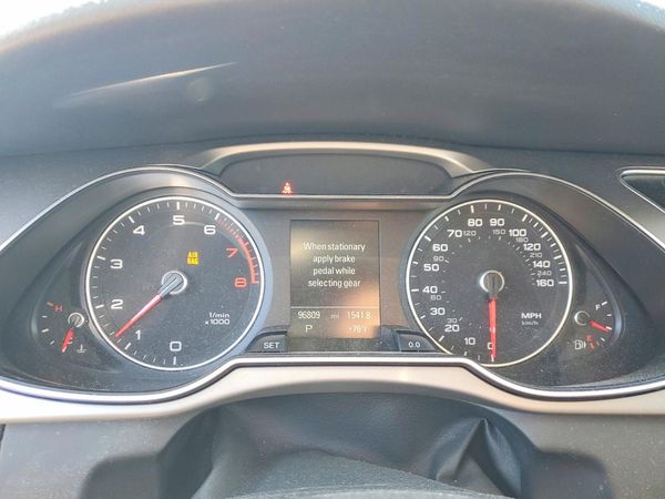 2015 AUDI A4 quattro Premium
