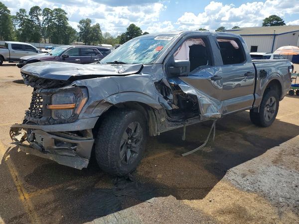 2025 FORD F150 STX — Front 3/4