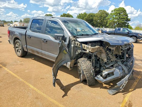 2025 FORD F150 STX — Passenger 3/4