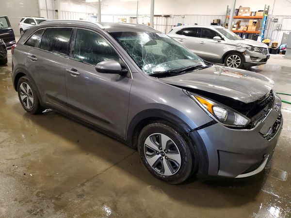 2017 KIA NIRO — Passenger 3/4