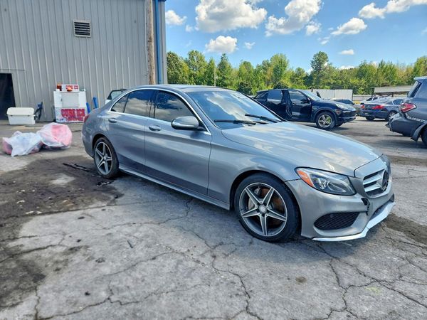 2015 MERCEDES-BENZ C-CLASS 4-MATIC — Passenger 3/4