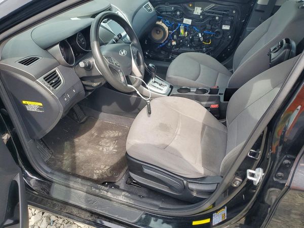 2012 HYUNDAI ELANTRA GLS(Middle grade) — DENT