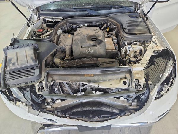 2019 MERCEDES-BENZ GLC-CLASS GLC300 — Engine bay