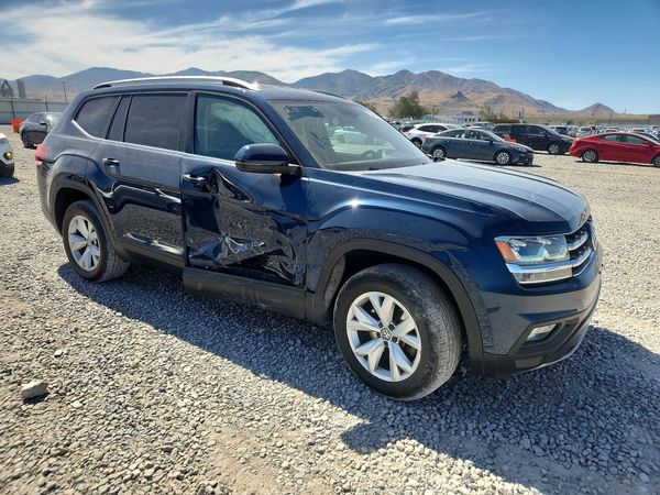 2018 VOLKSWAGEN ATLAS 4Motion SE — Passenger 3/4
