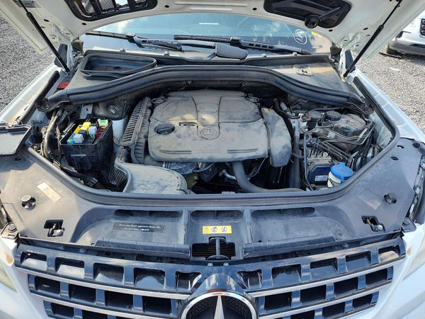 2015 MERCEDES-BENZ M-CLASS ML350 — Engine bay