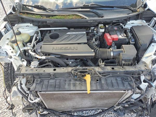 2023 NISSAN ROGUE SV — Engine bay