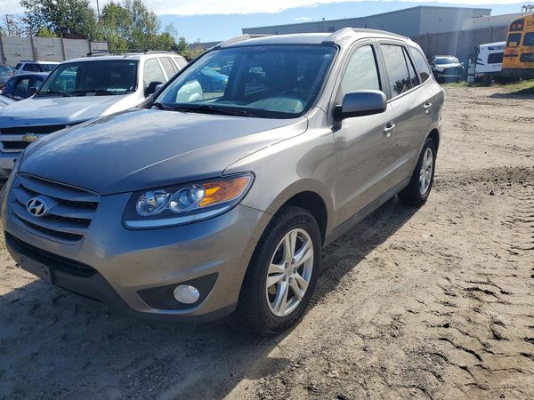2012 HYUNDAI SANTA FE GL(Middle-low ) — Front 3/4