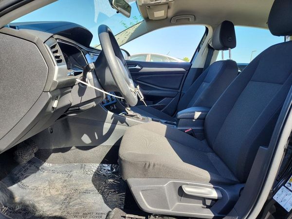 2019 VOLKSWAGEN JETTA S, SE, R-Line — DENT