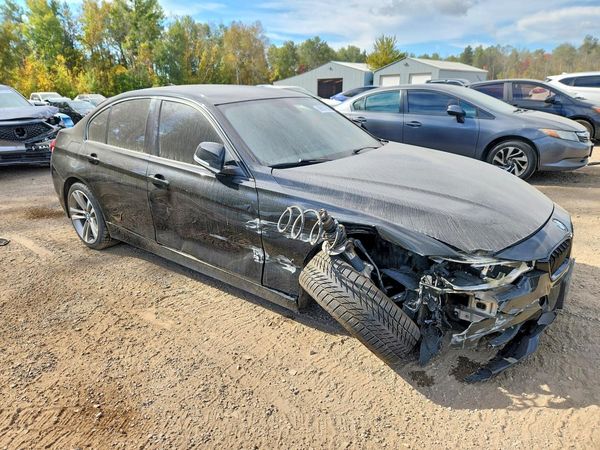 2018 BMW 330 xDrive SA — Passenger 3/4
