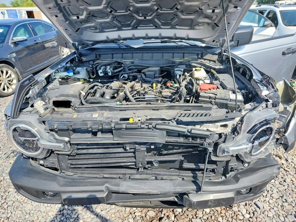 2022 FORD BRONCO — Engine bay