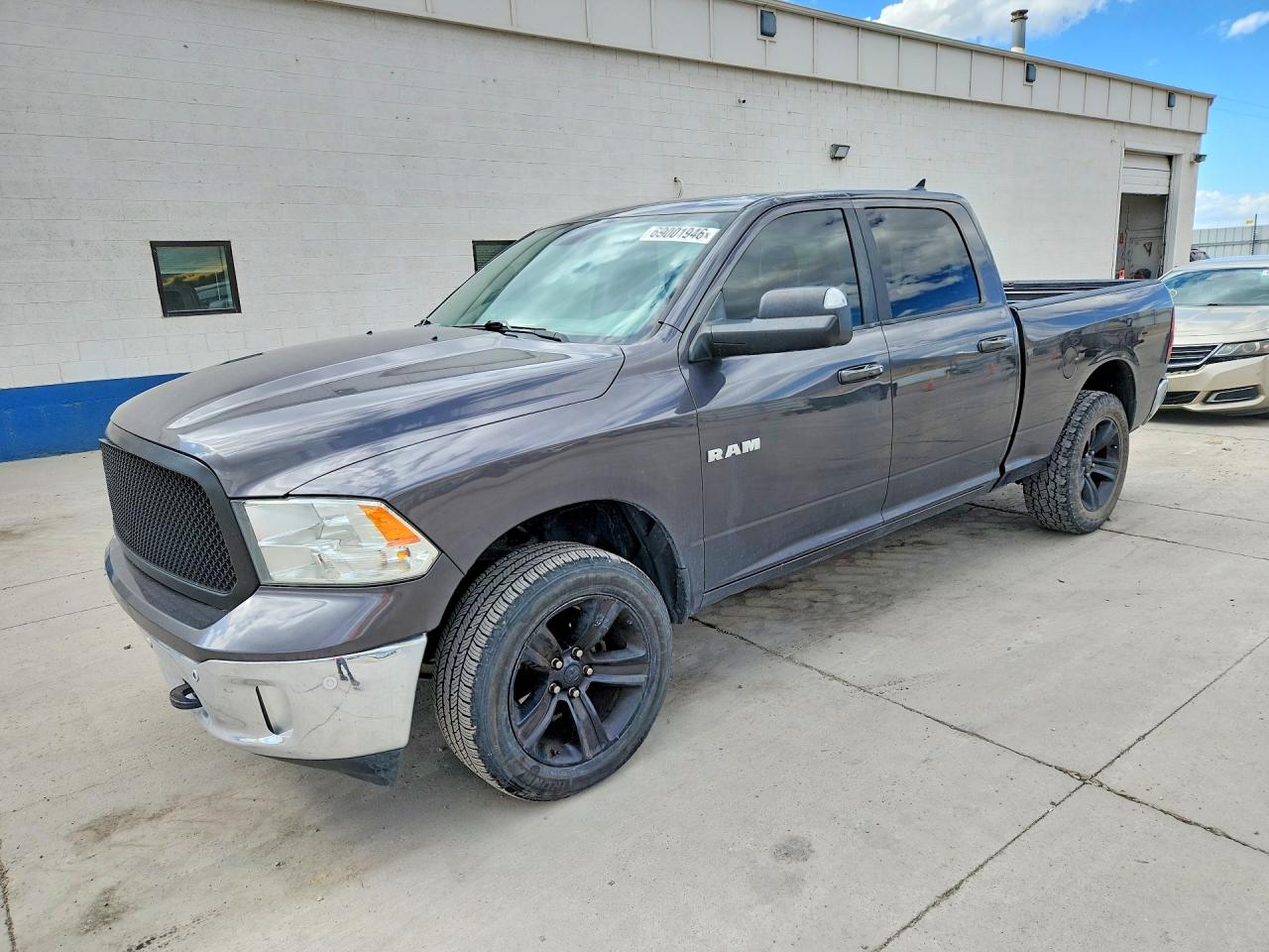 2019 RAM 1500 CLASSIC — Front 3/4