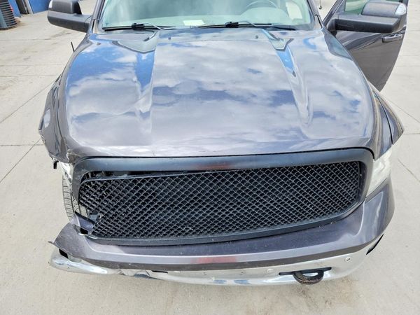 2019 RAM 1500 CLASSIC — Engine bay