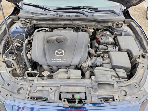 2015 MAZDA 3 Touring/GS — Engine bay