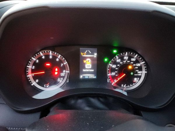 2022 TOYOTA HIGHLANDER LE