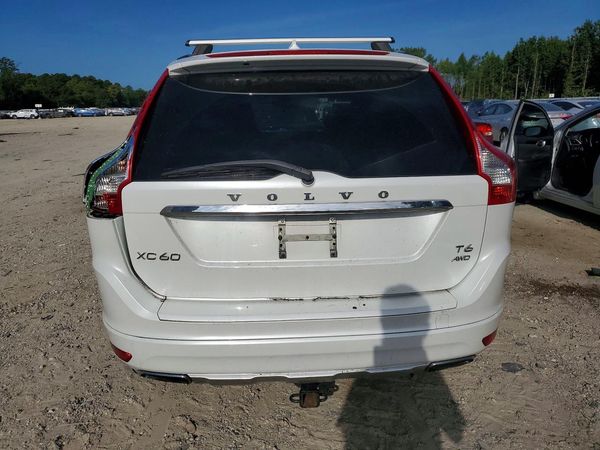 2015 VOLVO XC60 Premier (non R design) — DIRR