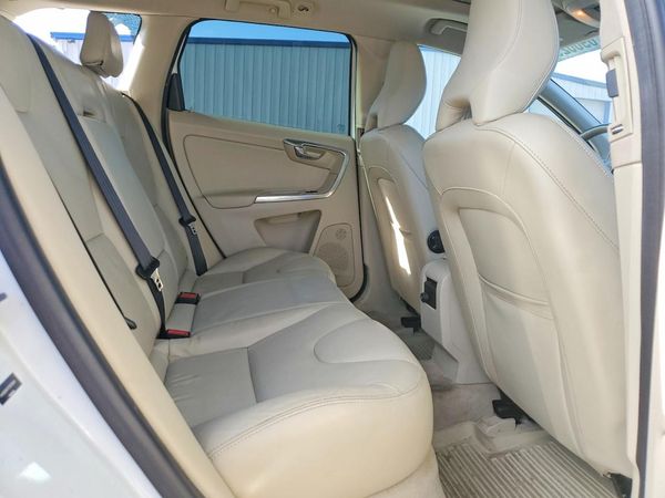 2015 VOLVO XC60 Premier (non R design) — PSRS