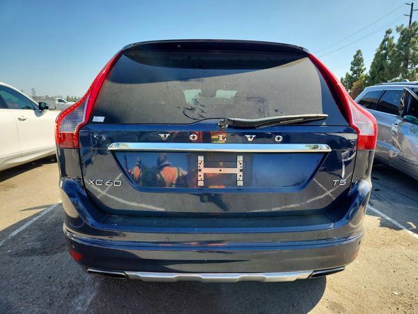 2015 VOLVO XC60 Premier (non R design) — DIRR
