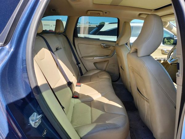 2015 VOLVO XC60 Premier (non R design) — PSRS