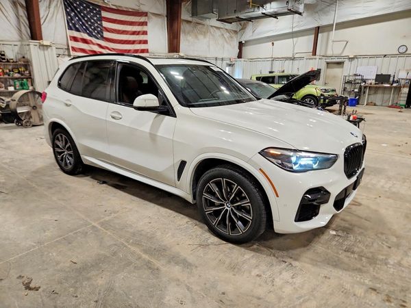 2022 BMW X5 xDrive40i — Passenger 3/4