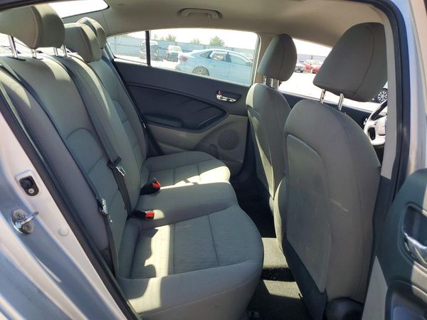 2016 KIA FORTE GL (Middle-Low Grade)