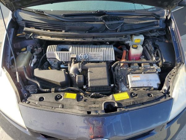 2012 TOYOTA PRIUS — Engine bay