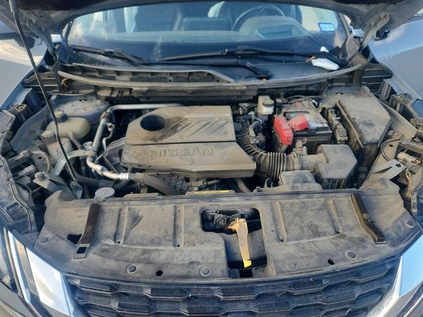 2022 NISSAN ROGUE Platinum — Engine bay